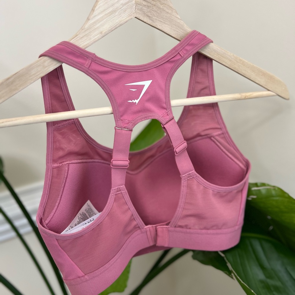 Gymshark sports bra with hook warm pink,Size S